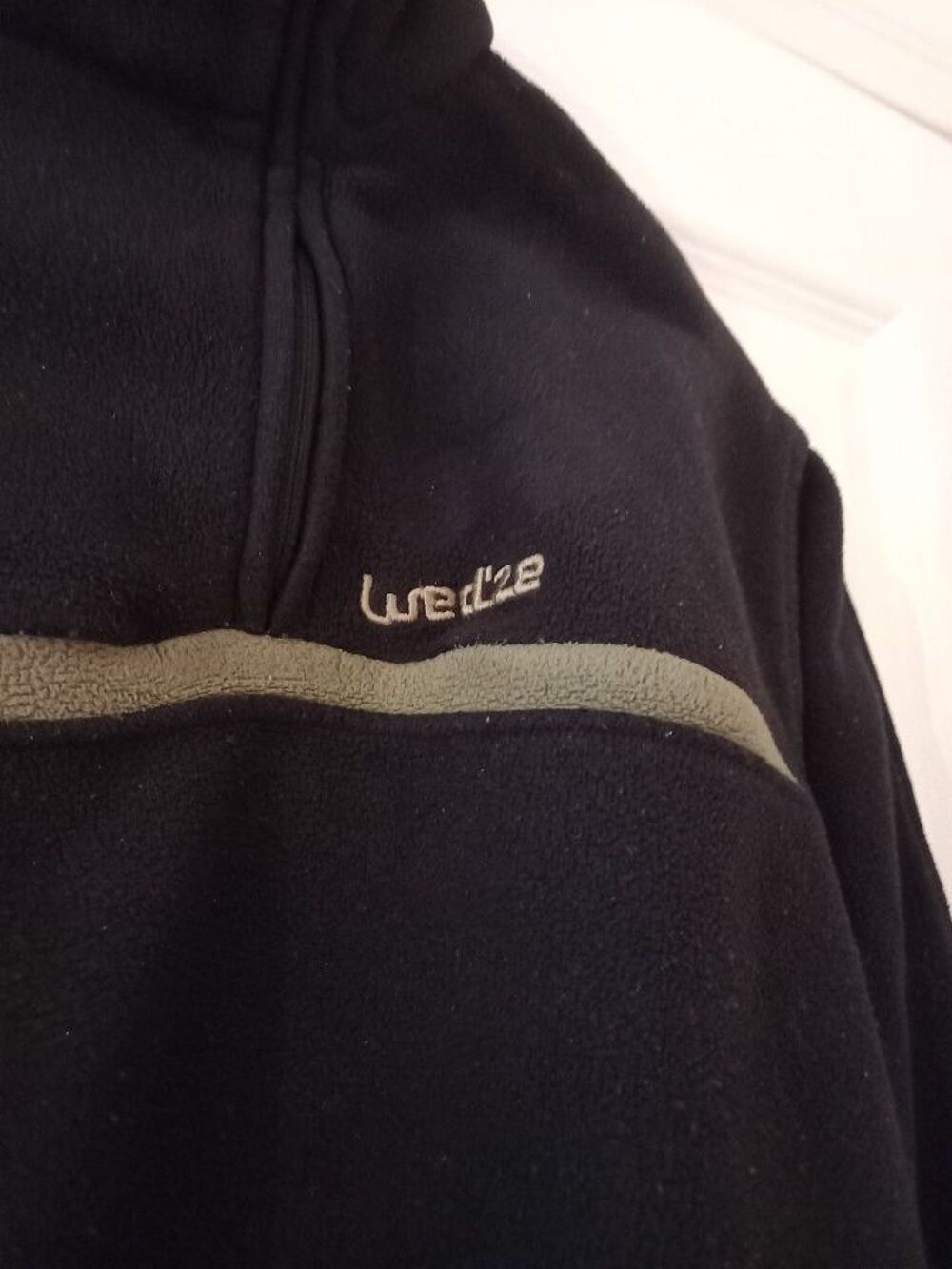 Sweat polaire noir et vert marque D&eacute;cathlon taille 14 ans Vêtements enfants