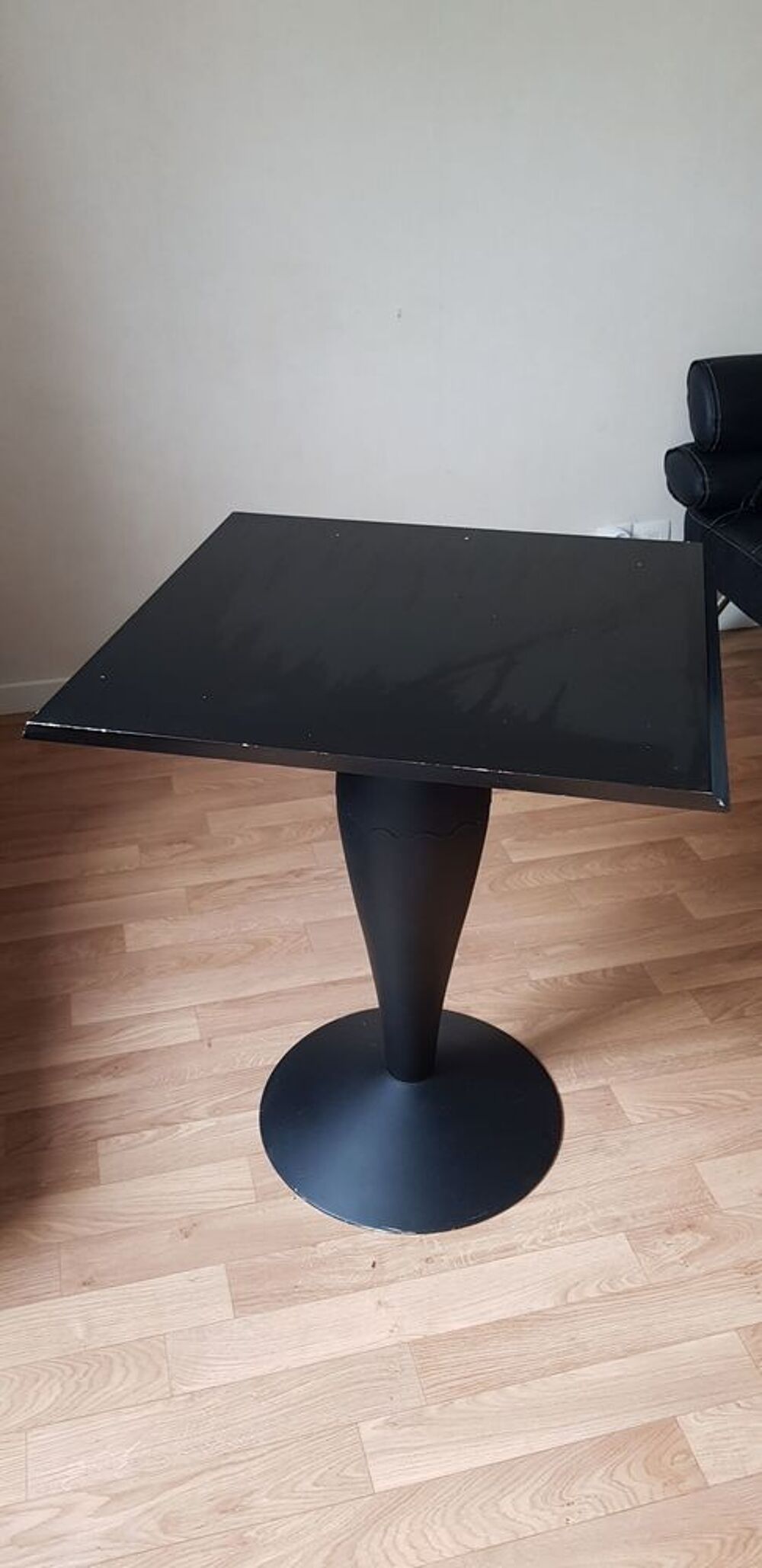Table Miss Bal&ocirc; STARK KARTEL de couleur noire Meubles