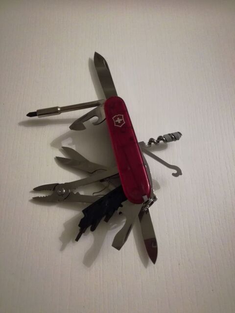 Couteau suisse Victorinox CYBER TOOL rouge translucide 75 Barentin (76)