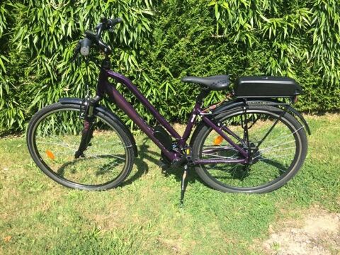 VELO ELECTRIQUE DE FEMME
1400 Gestel (56)