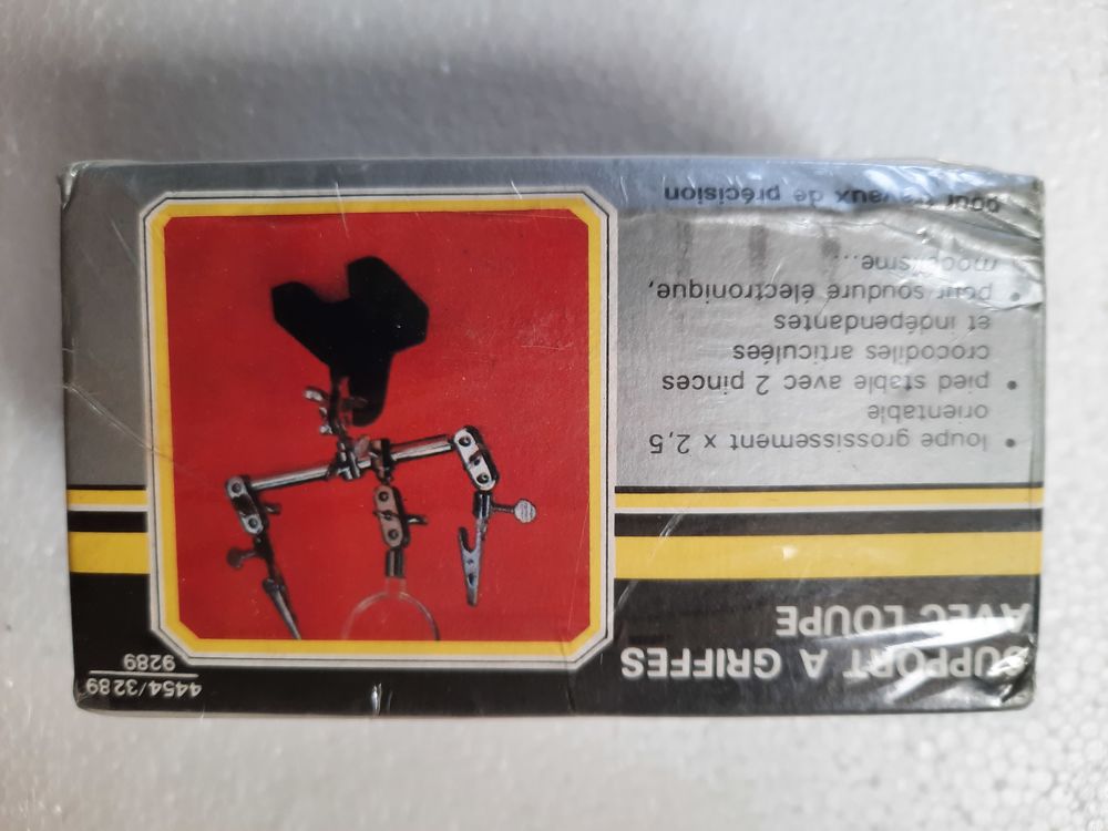 Support &agrave; griffes avec loupe Bricolage