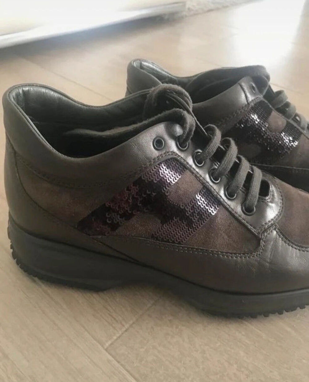 Hogan Femme 37
37&middot;Tr&egrave;s bon &eacute;tat Chaussures
