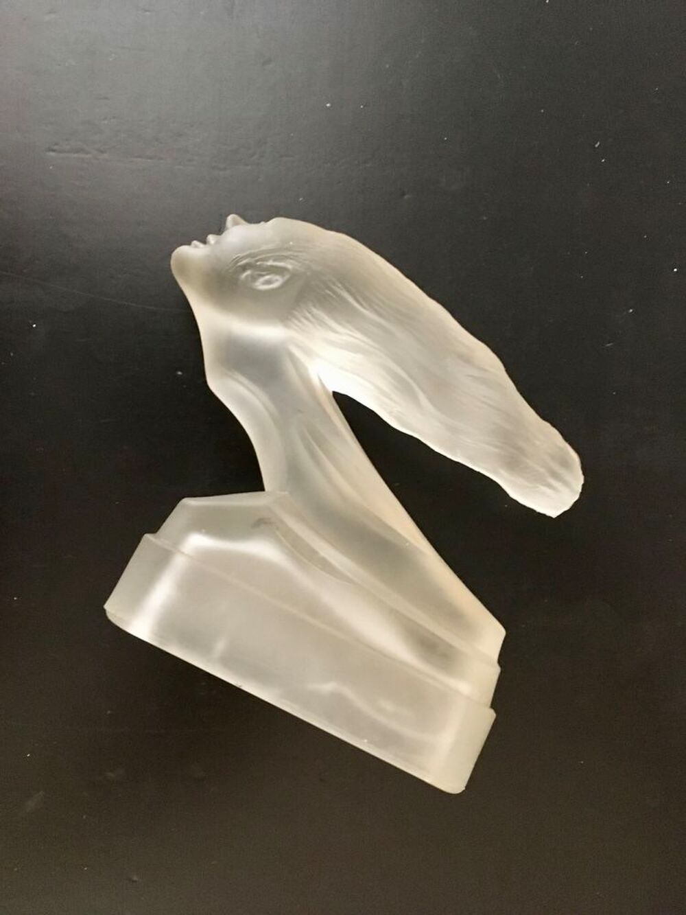 Statuette en verre depoli Art Deco (ann&eacute;es 30) Décoration