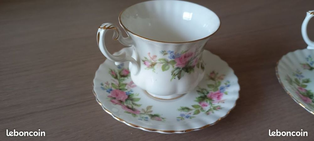 Deux tasses avec soucoupes Royal Albert 