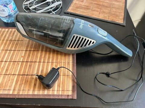 aspirateur �  main 10 Paris 20 (75)