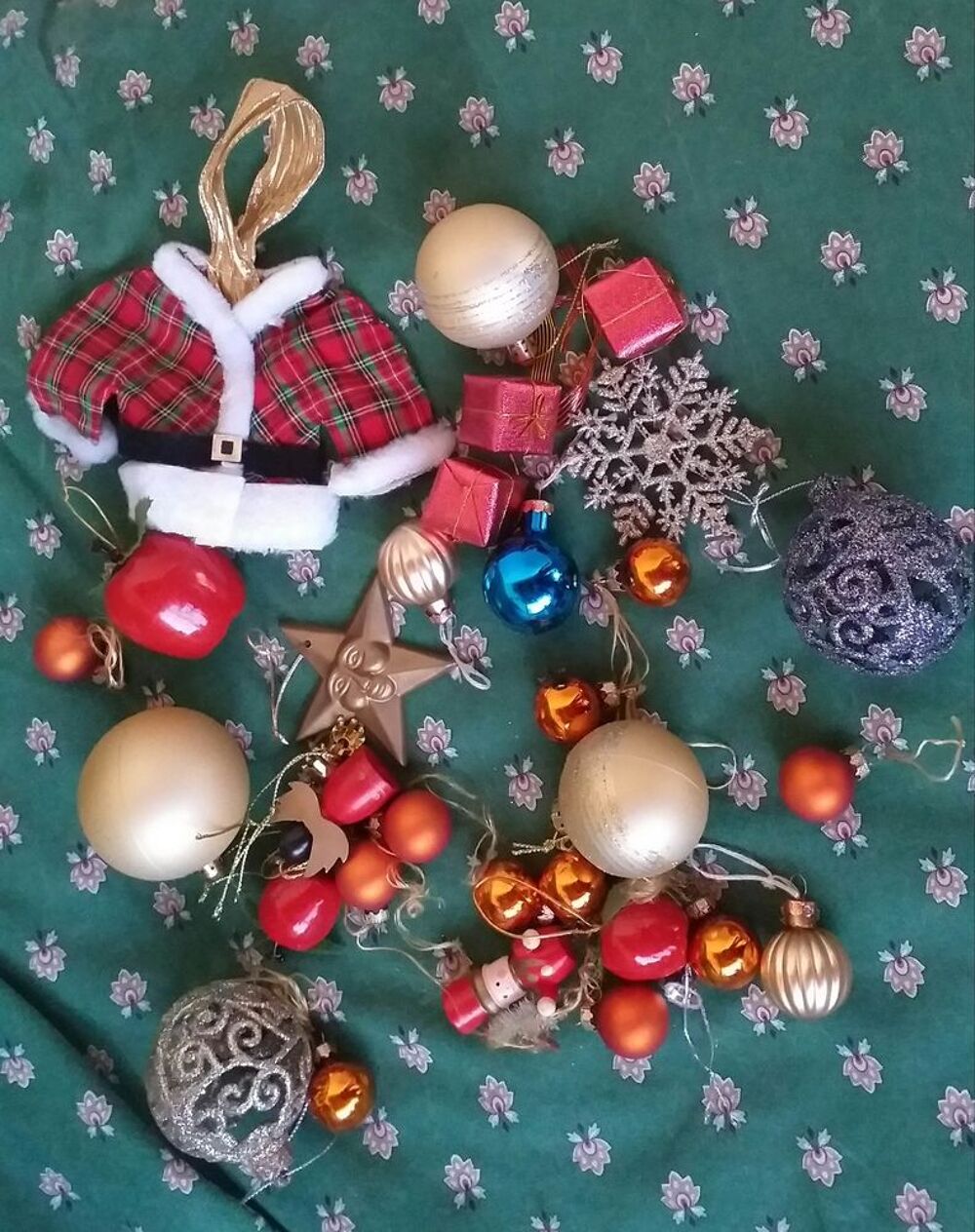 Lot d&eacute;corations de No&euml;l. Bon &eacute;tat Décoration