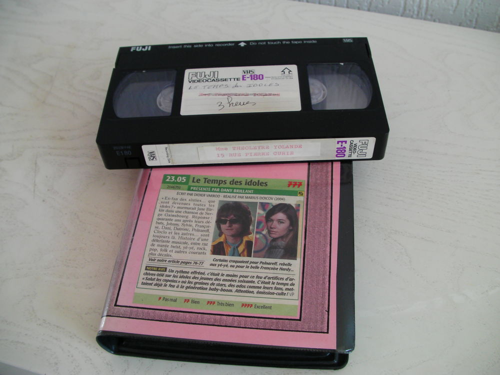 K7VHS ou DVD LE TEMPS DES IDOLES, JOHNNY-SHEILA-SYLVIE... DVD et blu-ray