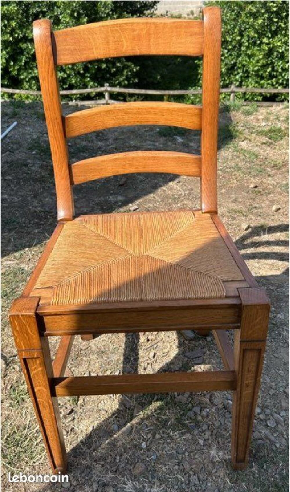  table avec 6 chaises assorties fabrication fran&ccedil;aise Meubles