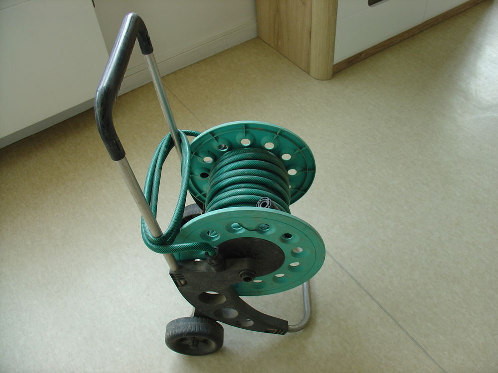 Enrouleur tuyau Jardin