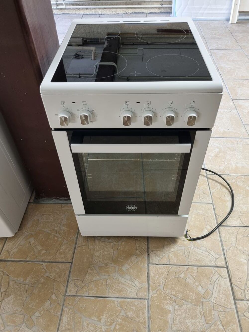 cuisini&egrave;re vitroc&eacute;ramique Electroménager