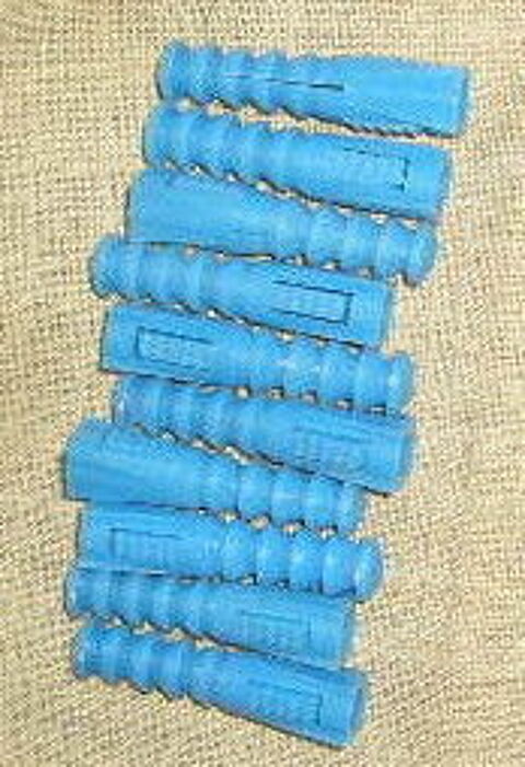 8 chevilles. RC10 bleues pour gros diametre vis 1 Versailles (78)