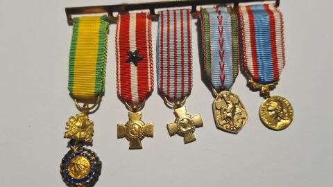 M�daille Militaire 1870 etc ,Placard de 5 M�dailles en R�duc 32 Lucheux (80)