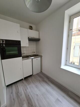  Appartement à louer 1 pièce 32 m²
