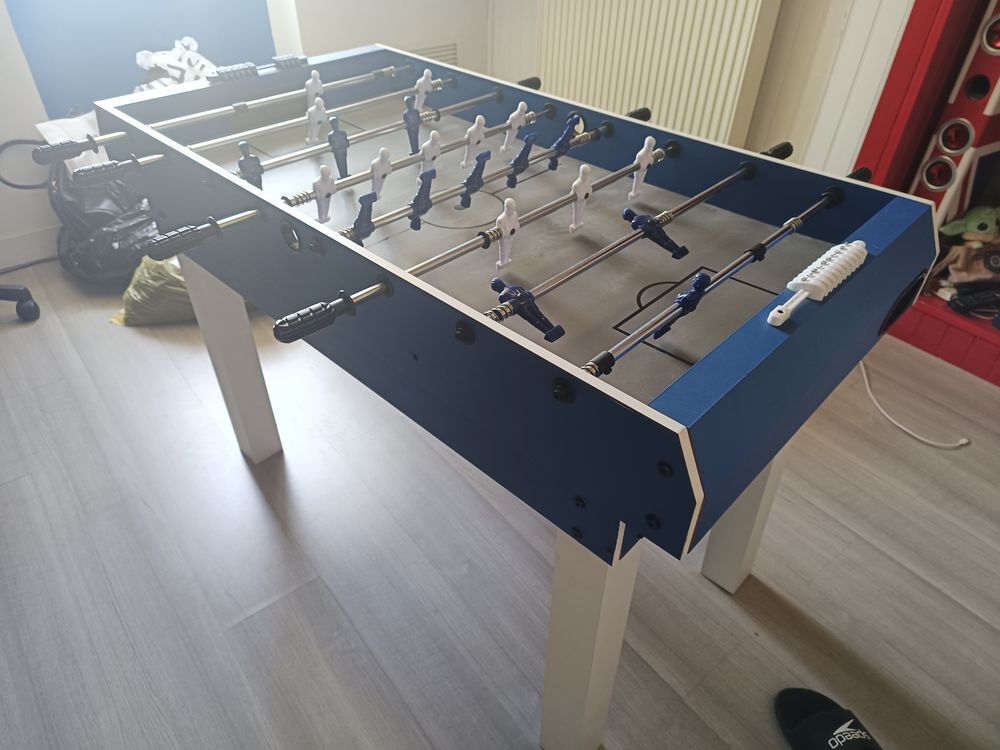 Table de jeux multi-jeux 4 en 1 en tres bon &eacute;tat. Décoration