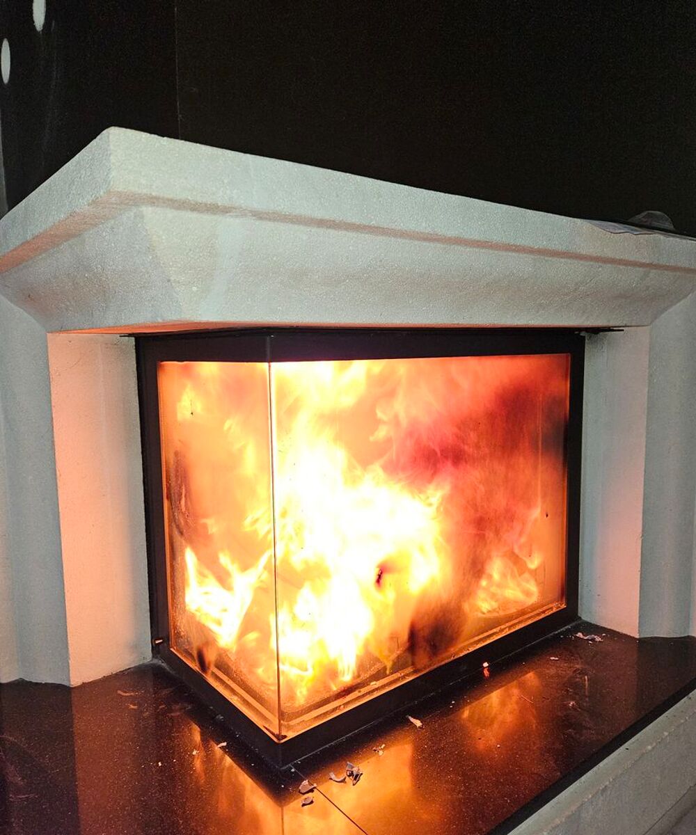 chemin&eacute;e contemporaine insert BRISACH de 2010 Décoration