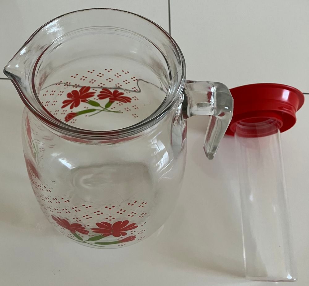 Grand pichet ancien (~1970), "CERVE", en verre + couvercle e Décoration