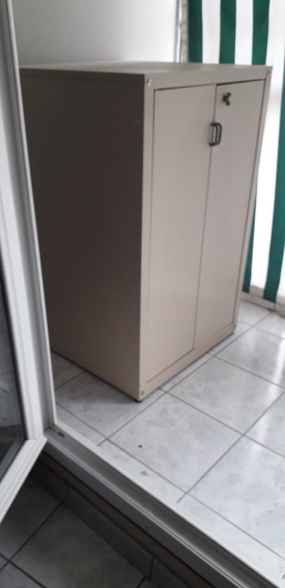 Frigo + meuble de protection ext&eacute;rieure Electroménager