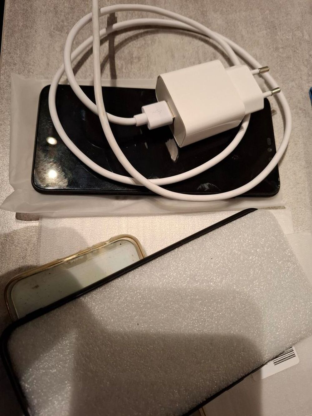 2 T&eacute;l&eacute;phones Portables Redmi Note 7 et Redmi Note 6 Pro Téléphones et tablettes