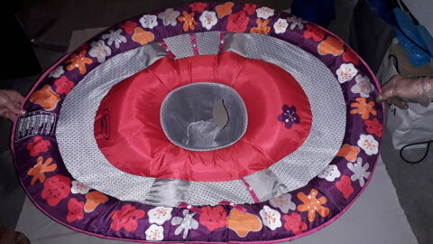 Bou�e si�ge enfant avec auvent pour piscine
39 Salon-de-Provence (13)