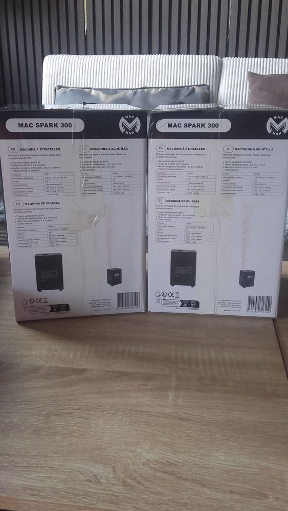 2*Machines &agrave; Etincelles " Mac Spark 300"+ 2 Poudres+ 2 Houss Instruments de musique