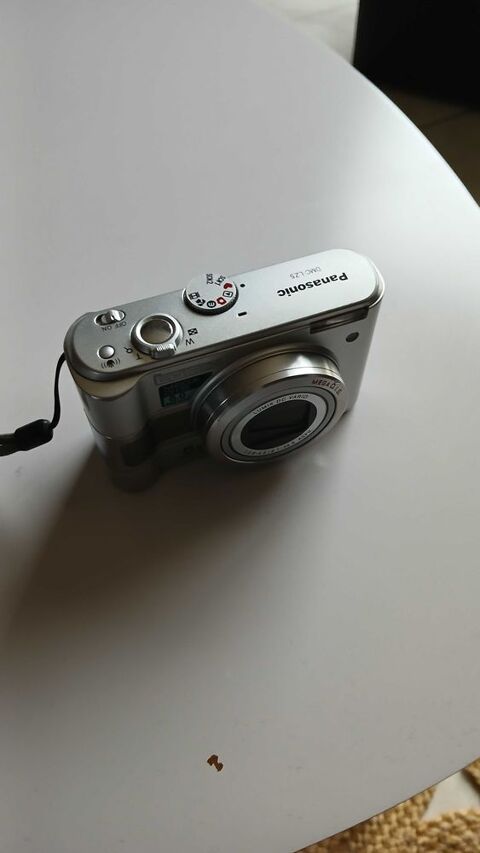 appareil photo 50 Saint-Georges-de-Montaigu (85)