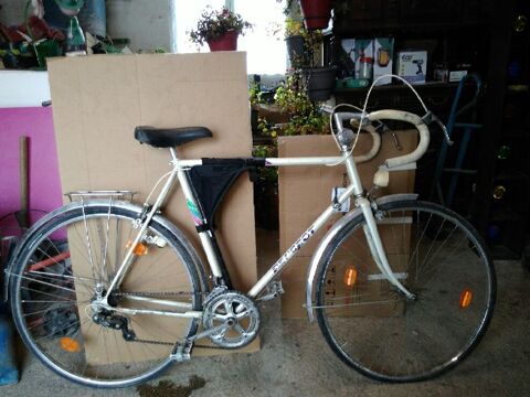 V�lo de course Peugeot 120 Broyes (51)