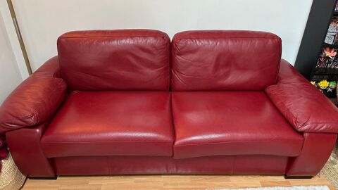 Canap rouge en cuir trois places 990 Paris 13 (75)
