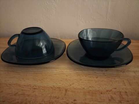 tasse et sous tasse bleu ann�e 1970 15 Lunel (34)