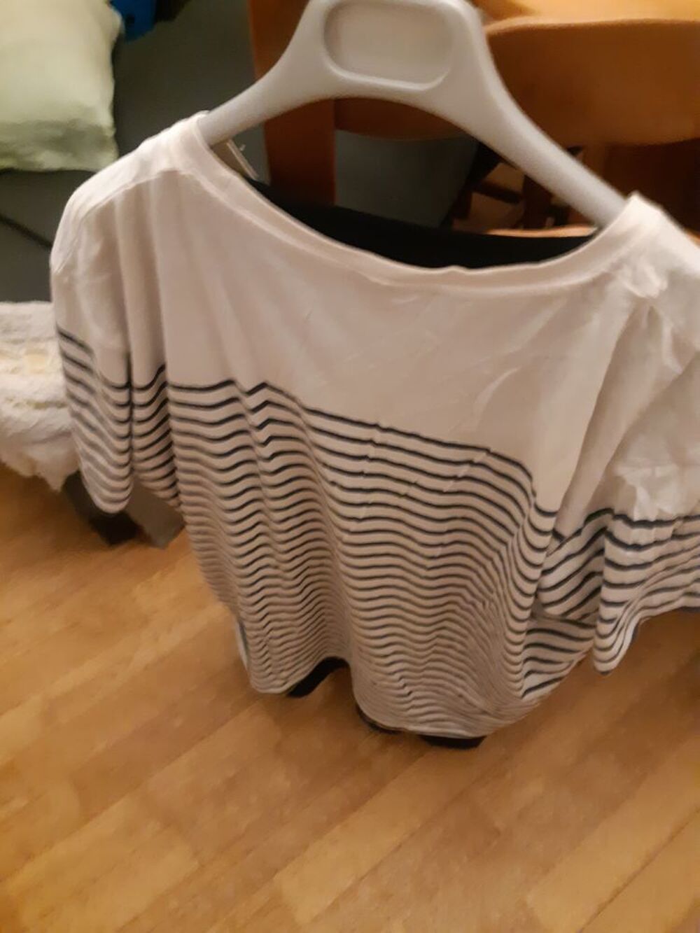 Lot de 2 tee-shirt influx taille xxl Vêtements