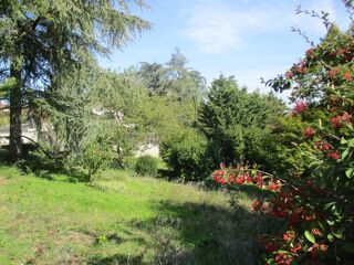  Terrain � vendre 1100 m� Saint-genis-les-olli�res