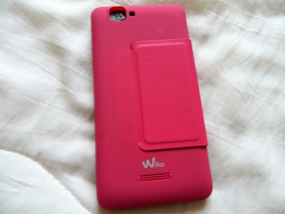 Coque t&eacute;l&eacute;phone rose marque Wiko Rainbow Téléphones et tablettes