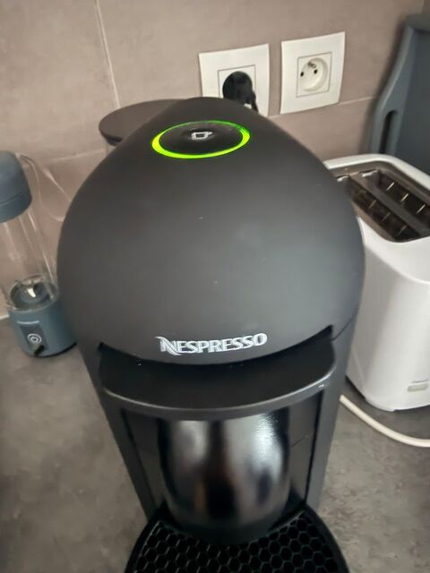 Cafeti�re nespresso krups parfait �tat cause d�m�nagement 80 Grenoble (38)