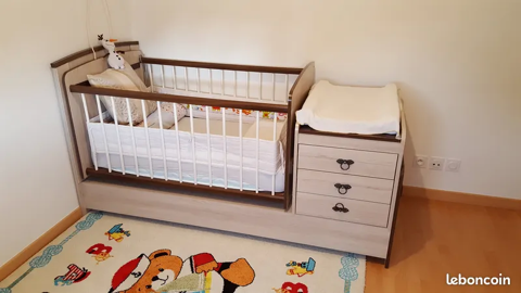 Chambre évolutive enfant (Lit, Lit bébé, commode, 2 chevets) Chaumes-en-Brie (77)