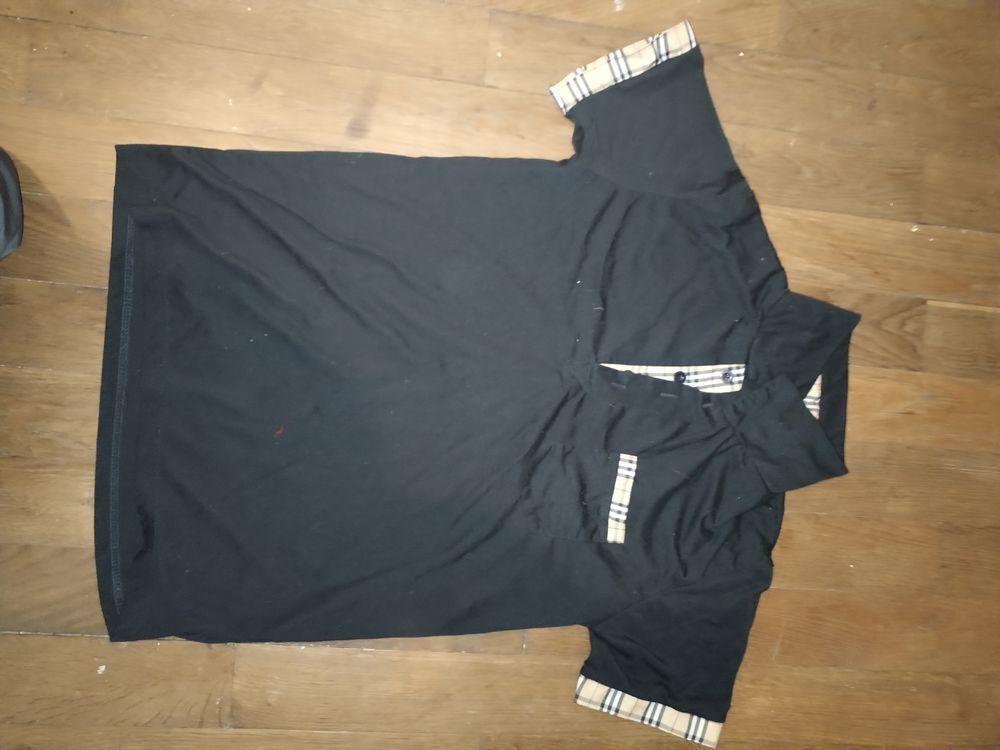 T-shirt manches longues (Taille S)
Vêtements