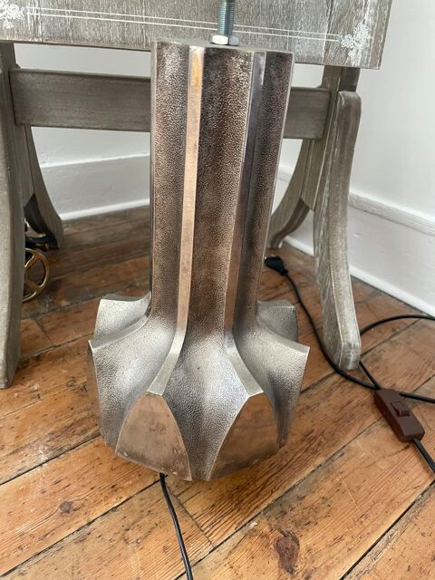 Pied Lampe brutaliste vintage année 70 en très bon état 
Nantes (44)
