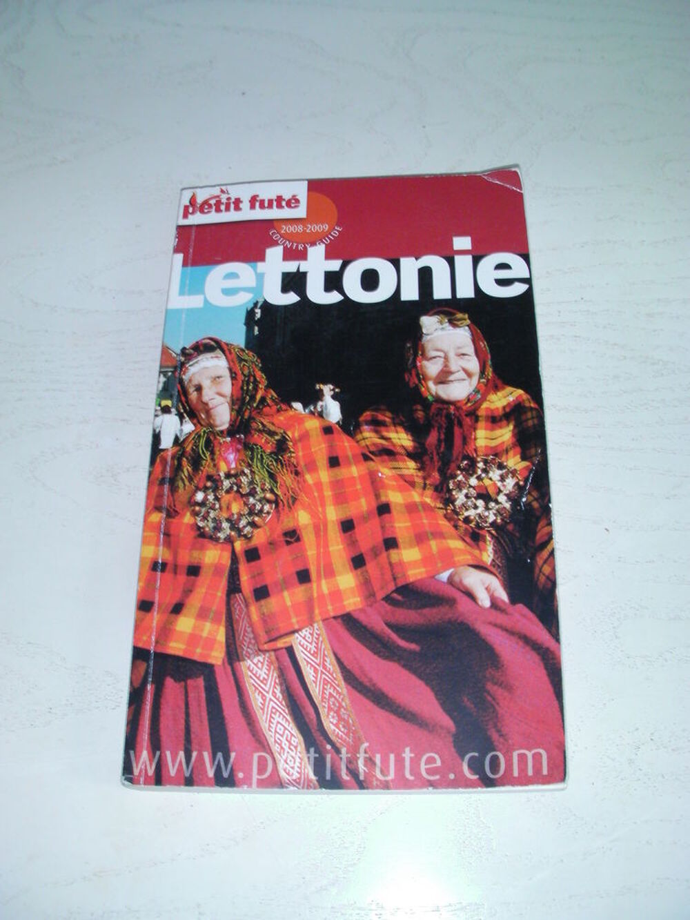 LIVRE : guide pour la LETTONIE Livres et BD