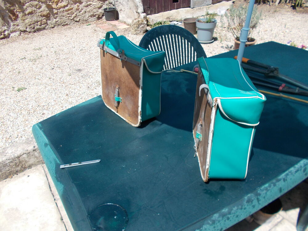 1 paire de sacoche vintage 1950/60/70 tres bon &eacute;tat Vélos
