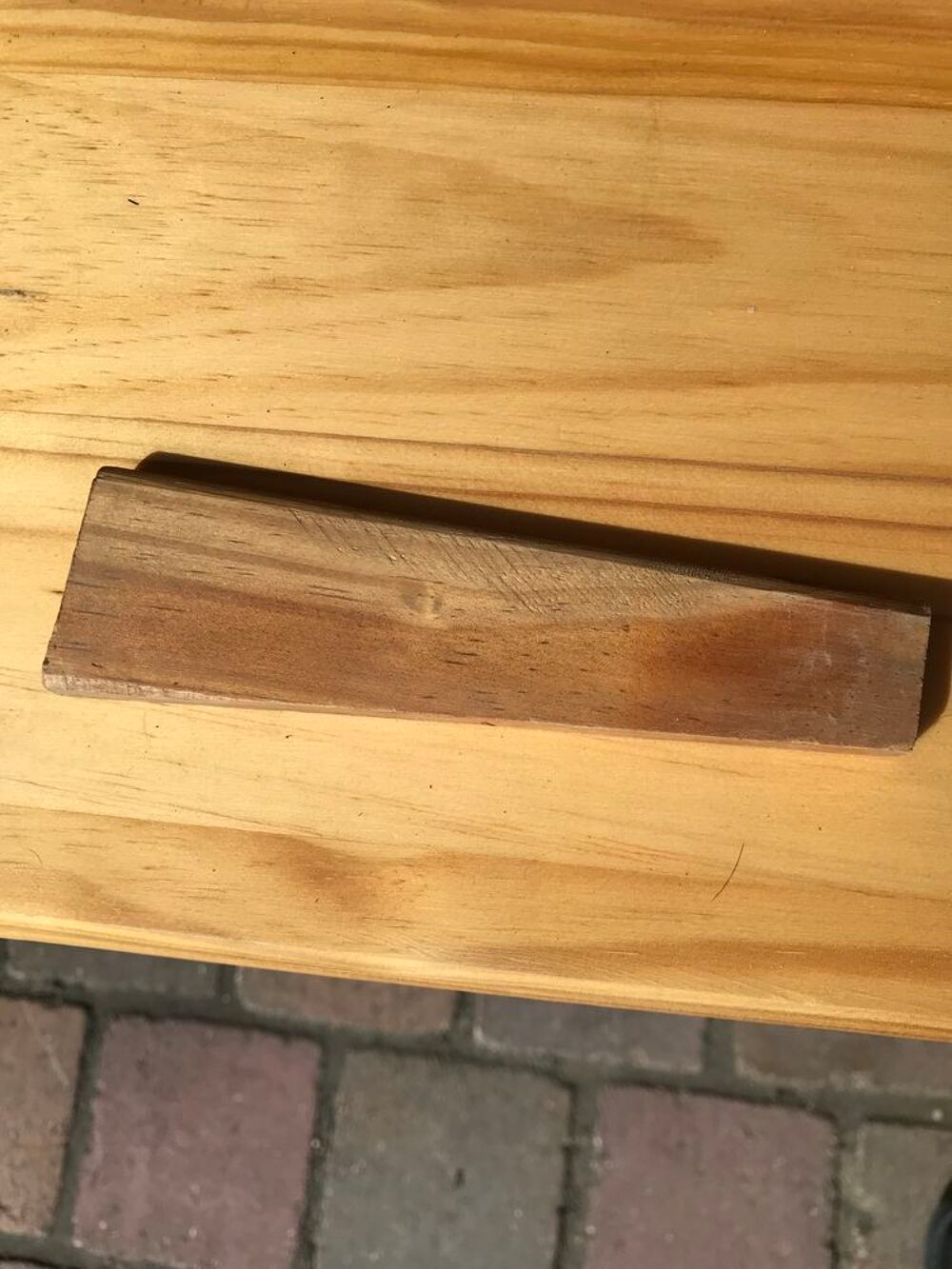 Table rectangulaire et 2 bancs Meubles
