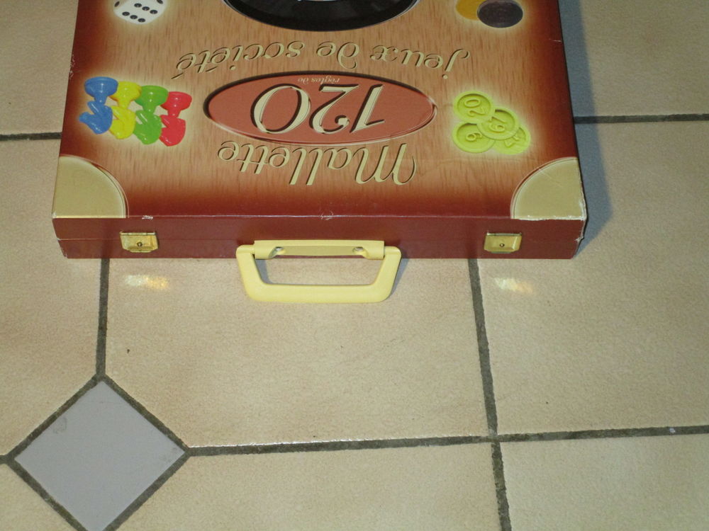  VIEILLE VALISE 120 JEU DE SOCIETE Jeux / jouets