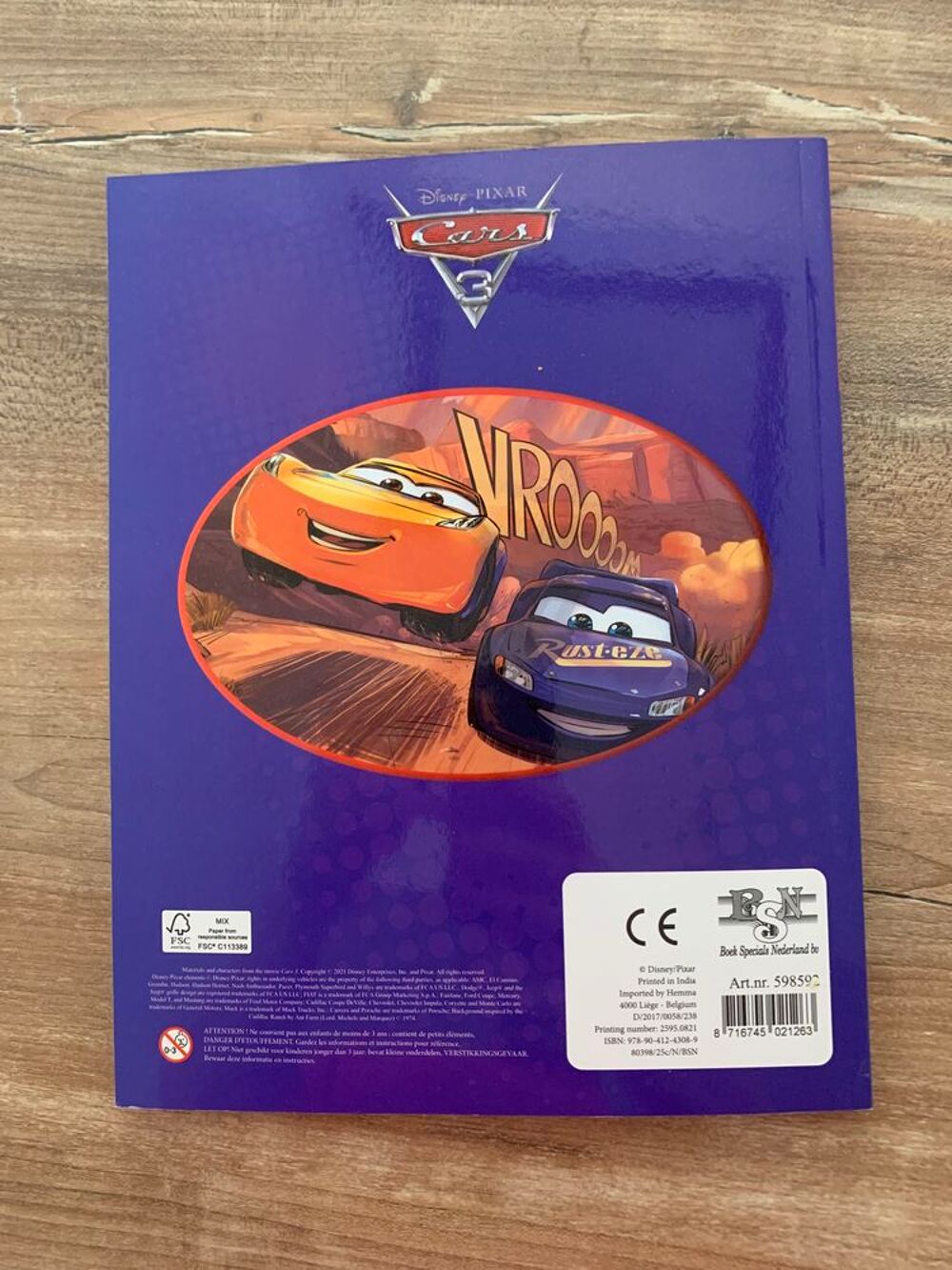 Livre &agrave; colorier + autocollants " Cars " Jeux / jouets