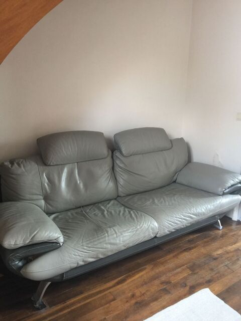 Canapé 3 places cuir  d'une grande marque 150€ 150 Dordives (45)