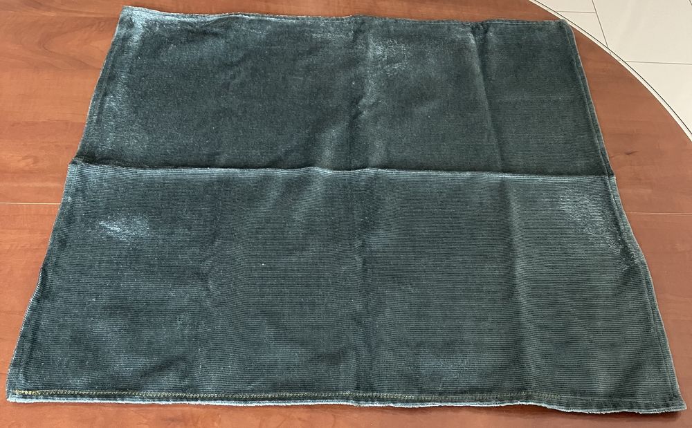 Tissu brillant bleu, carr&eacute; de 57 x 54 cm Décoration