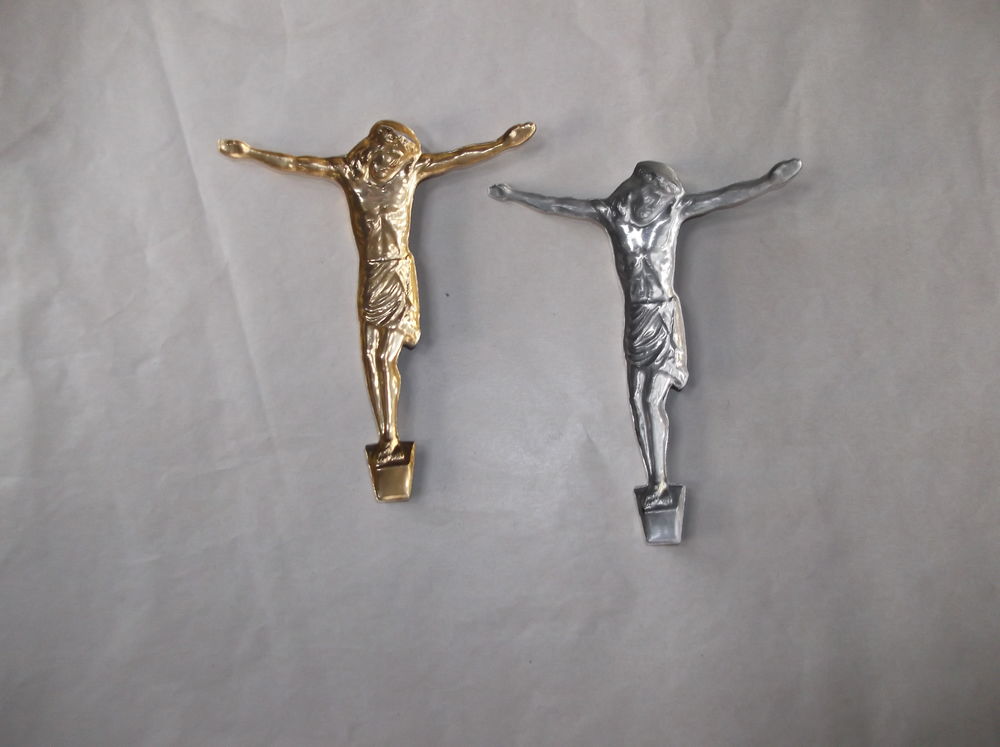 M&eacute;dailles religieuses Bijoux et montres