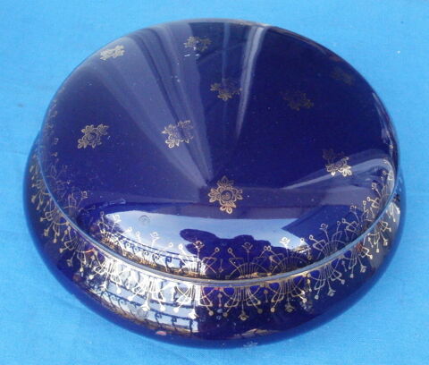 BONBONNIERE porcelaine d'art LIMOGES, bleue et dore 15 Montauban (82)