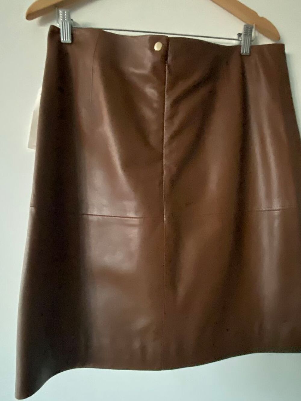 Jupe cuir neuve Vêtements