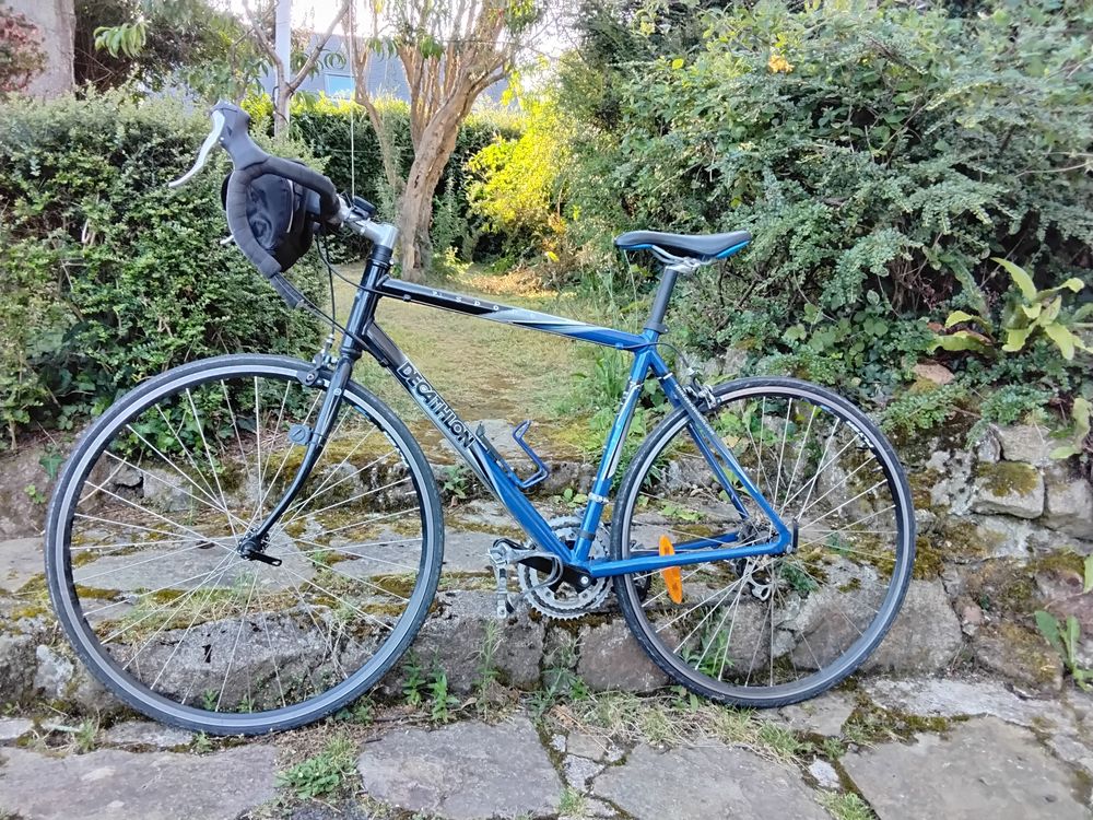 Velo de route D&eacute;cathlon
Vélos