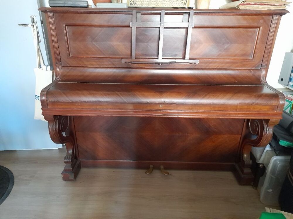 Donne Piano classique ancien, marque GAVEAU, en bon &eacute;tat.
Instruments de musique