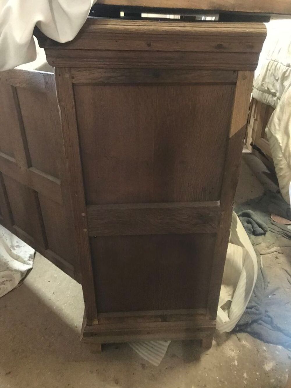 Buffet rustique en bois brun fonc&eacute; Meubles