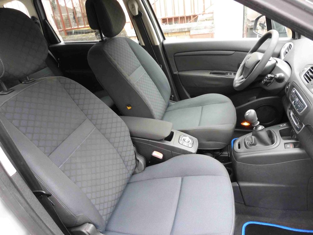 Sc&eacute;nic III Scenic III dCi 105 eco2 Expression 2010 occasion 93430 Villetaneuse
