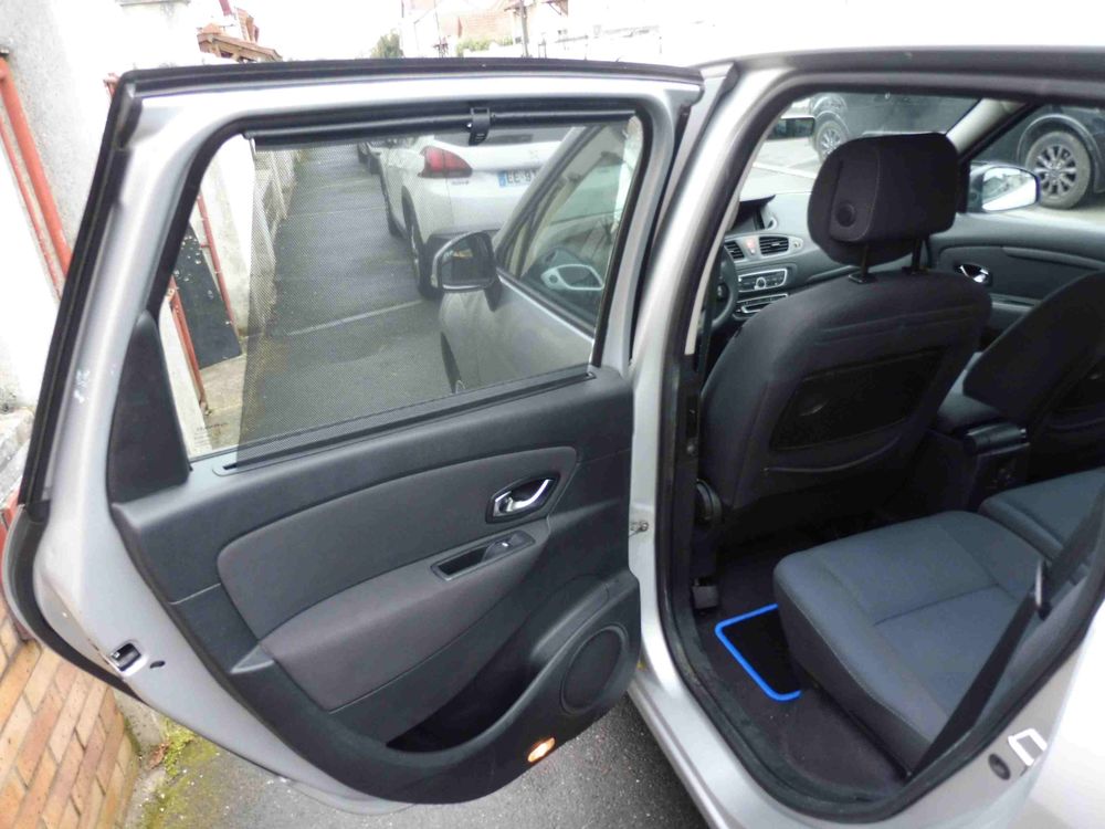 Sc&eacute;nic III Scenic III dCi 105 eco2 Expression 2010 occasion 93430 Villetaneuse